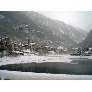 panoramica invernale dal lago